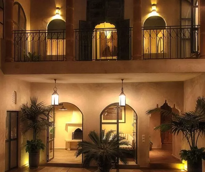 هتل Riad Dar Zen