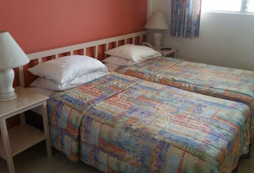 هتل Melrose Beach Apartments