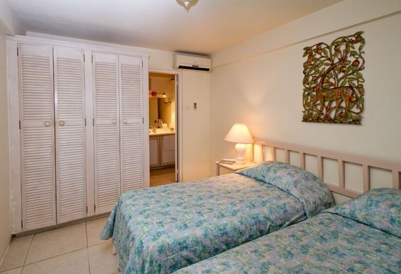 هتل Melrose Beach Apartments