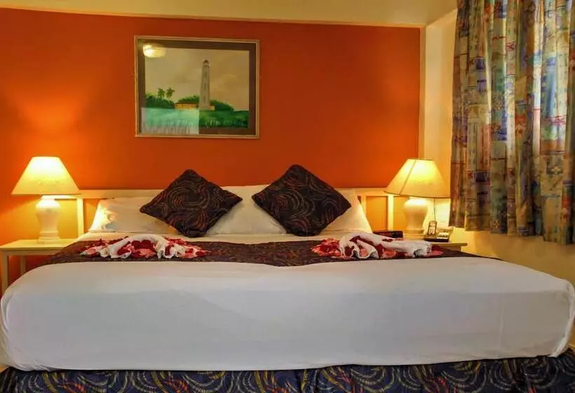 هتل Melrose Beach Apartments