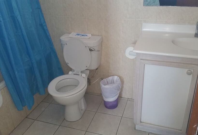 هتل Melrose Beach Apartments