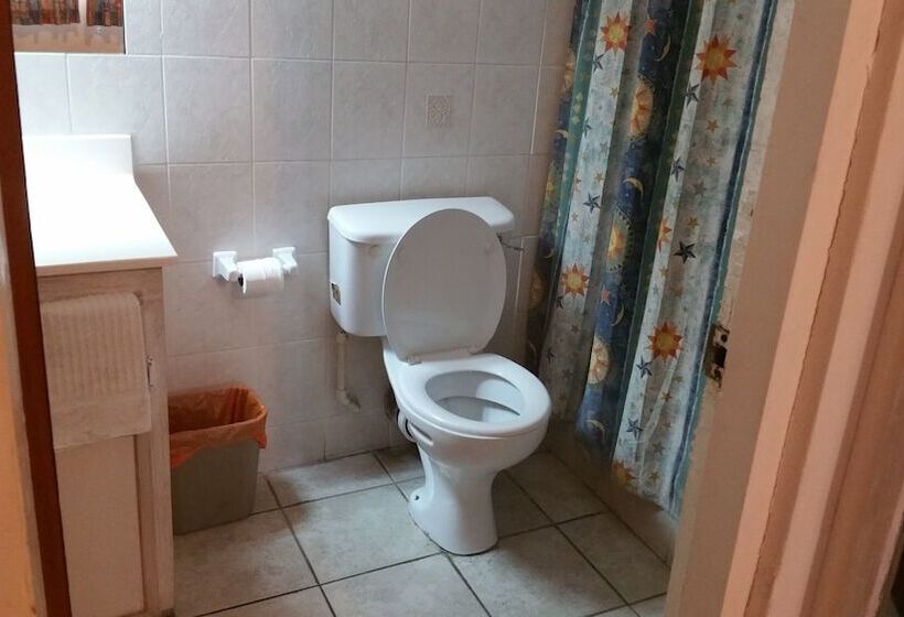 هتل Melrose Beach Apartments