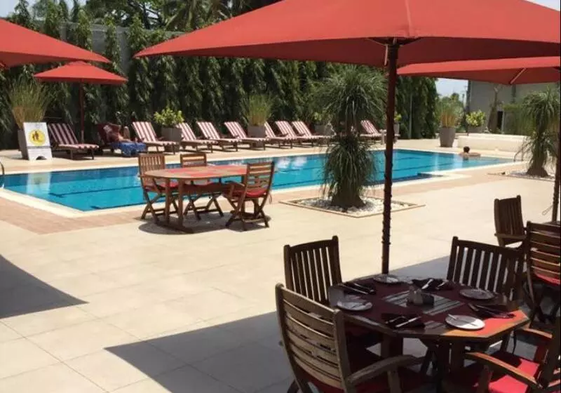 Hôtel Millenium Suites