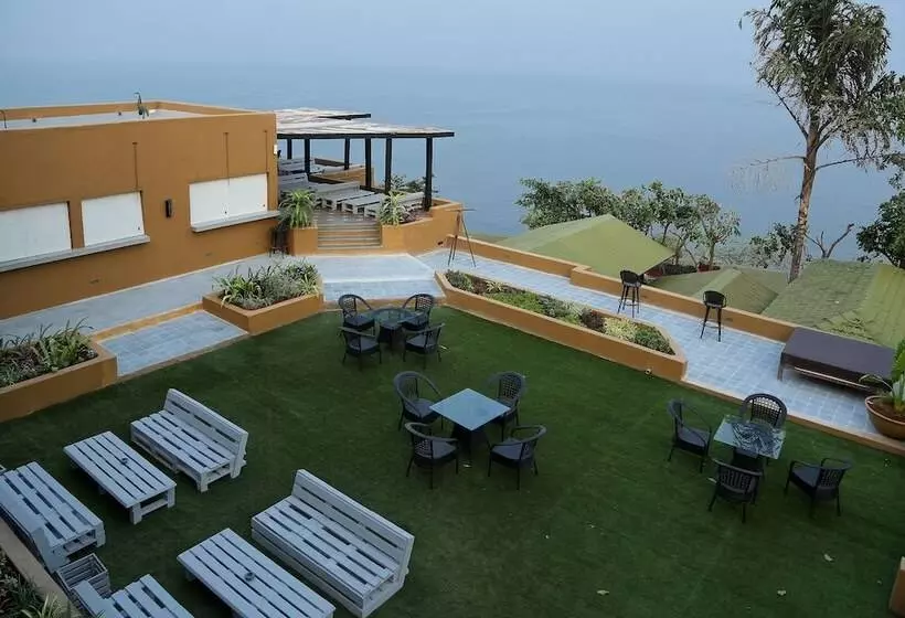 Hotelli Shalai   The Cliff Resort