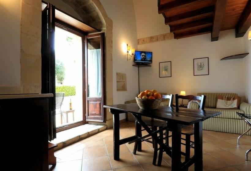 בית מלון כפרי Relais Torre Marabino