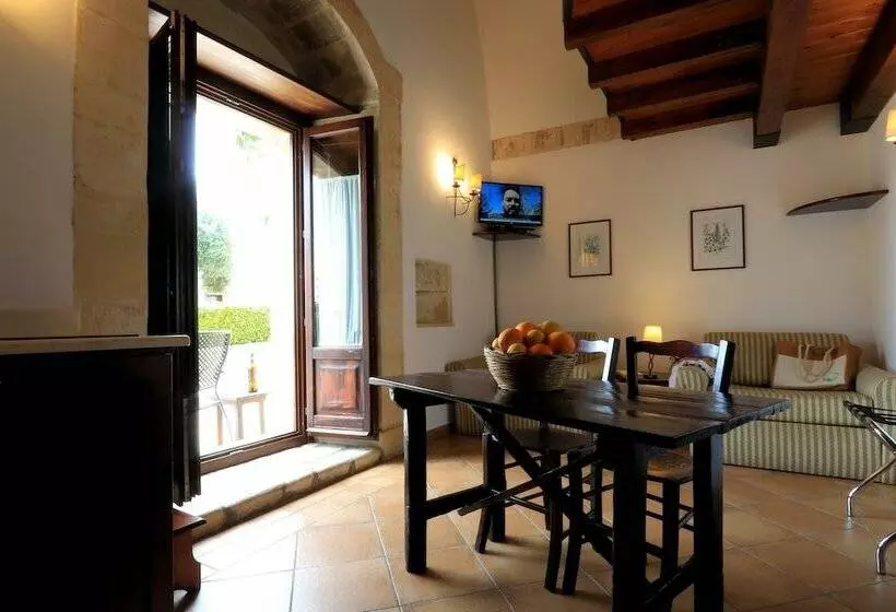 Hotelli Relais Torre Marabino