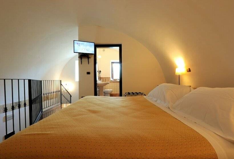 בית מלון כפרי Relais Torre Marabino