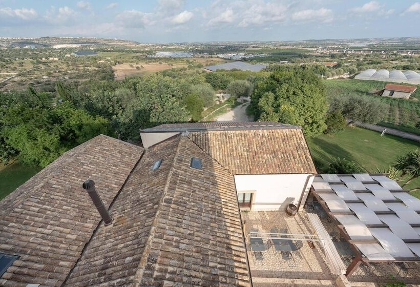 בית מלון כפרי Relais Torre Marabino