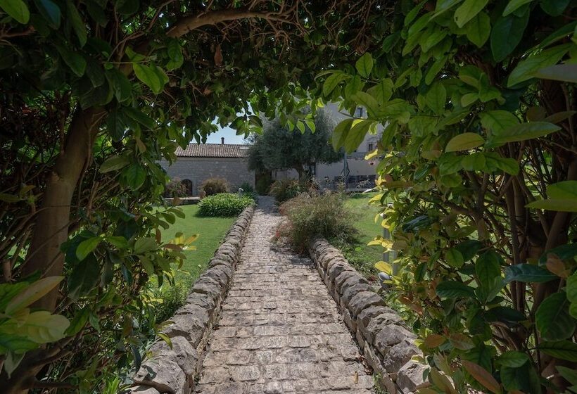 בית מלון כפרי Relais Torre Marabino