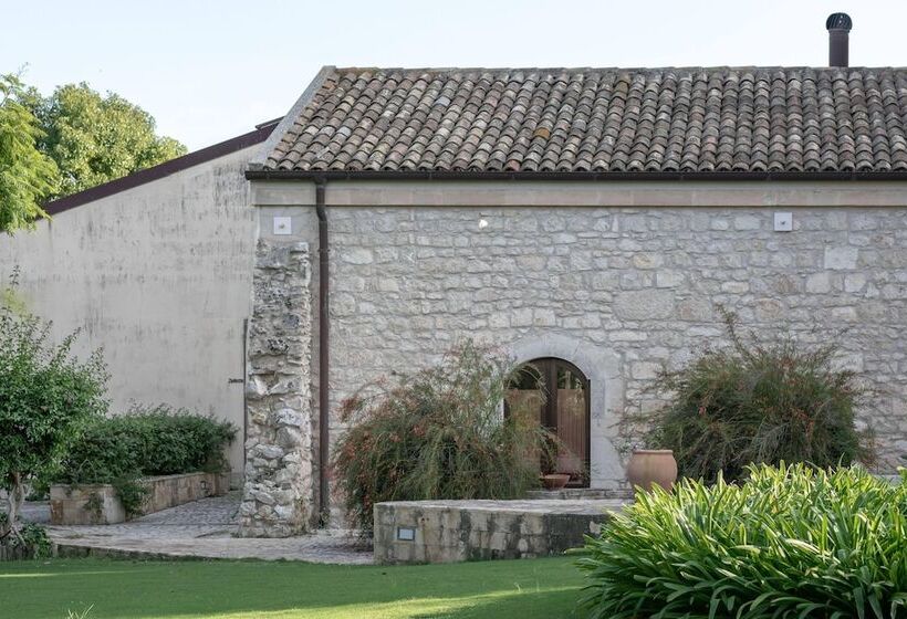 בית מלון כפרי Relais Torre Marabino