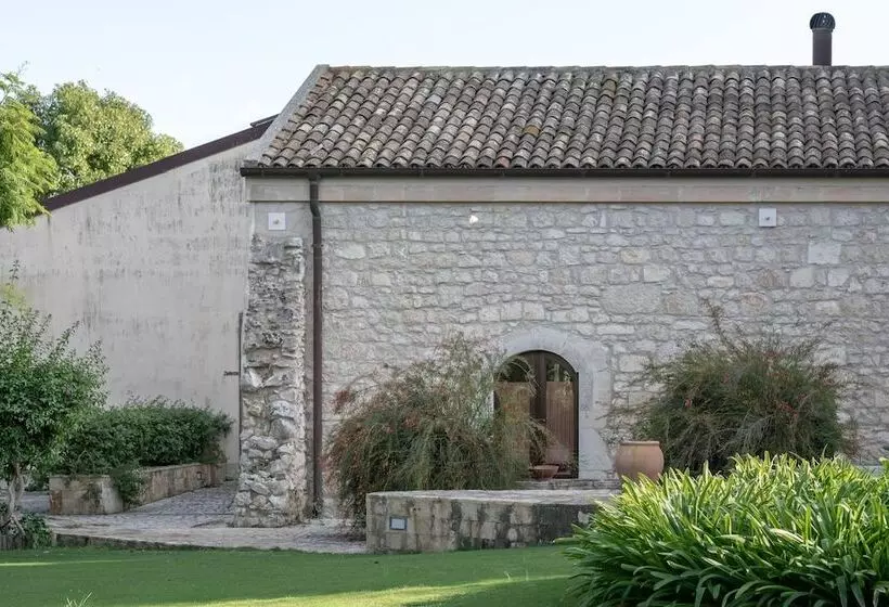 Hotelli Relais Torre Marabino