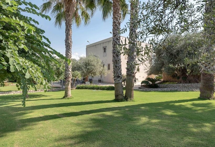 בית מלון כפרי Relais Torre Marabino