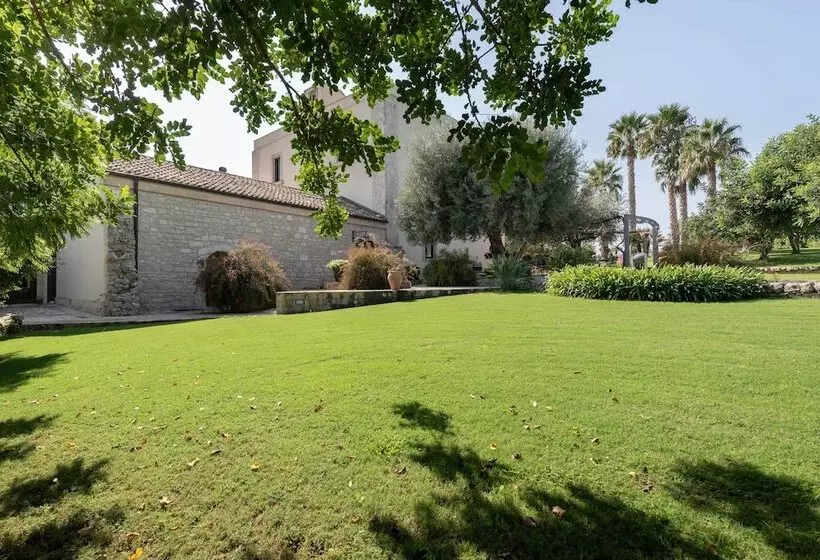 Hotelli Relais Torre Marabino