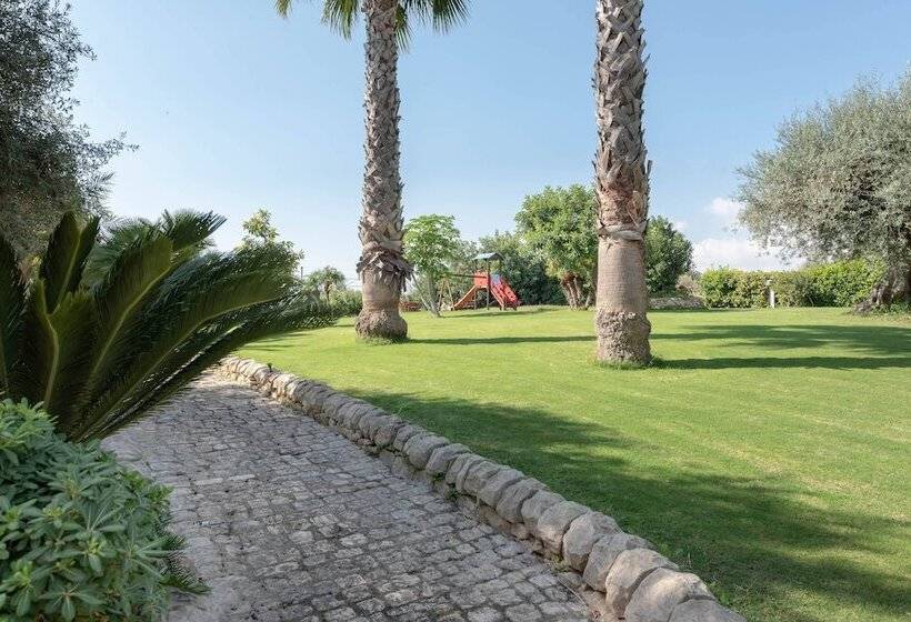 בית מלון כפרי Relais Torre Marabino