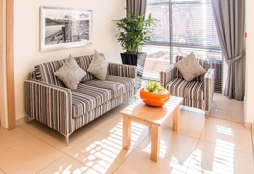 בית מלון כפרי Road Lodge Pietermaritzburg