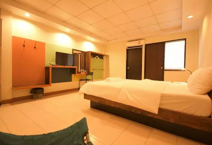 هتل Room At Prachachuen