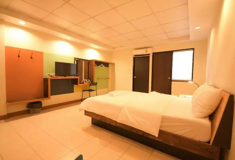 هتل Room At Prachachuen