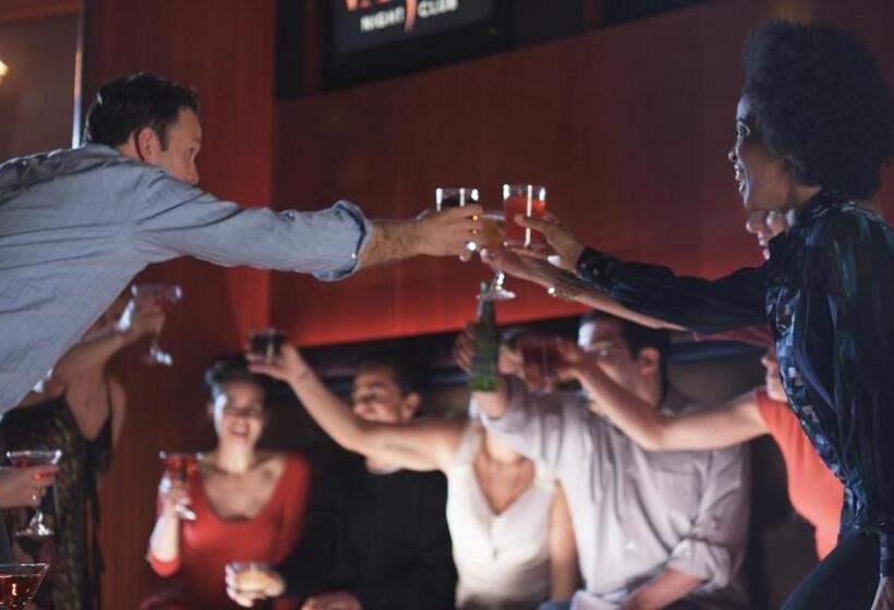 호텔 Saratoga Casino