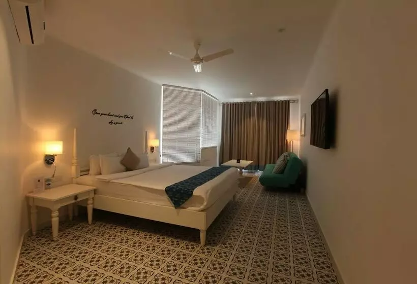 Hotelli Shalai   The Cliff Resort