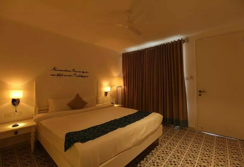 Hotelli Shalai   The Cliff Resort