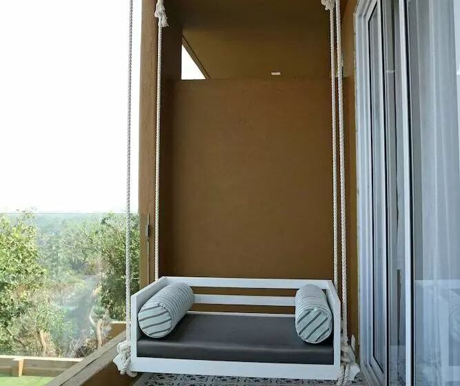 Hotelli Shalai   The Cliff Resort