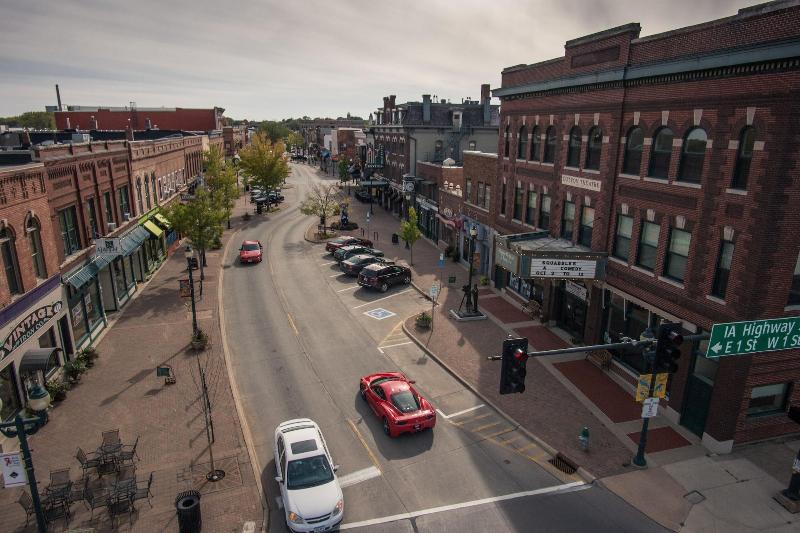 בית מלון כפרי The Black Hawk