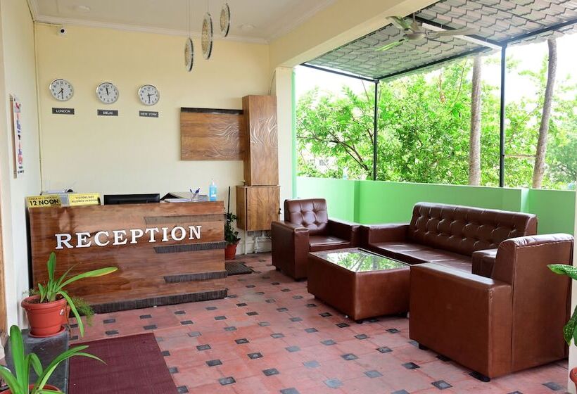 Отель Stay Shine