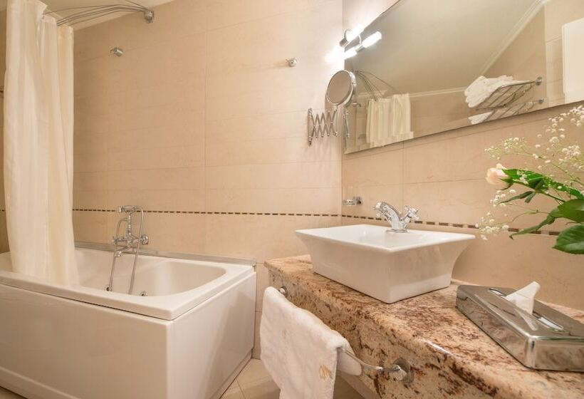 Enavlion Hotel Batagianni