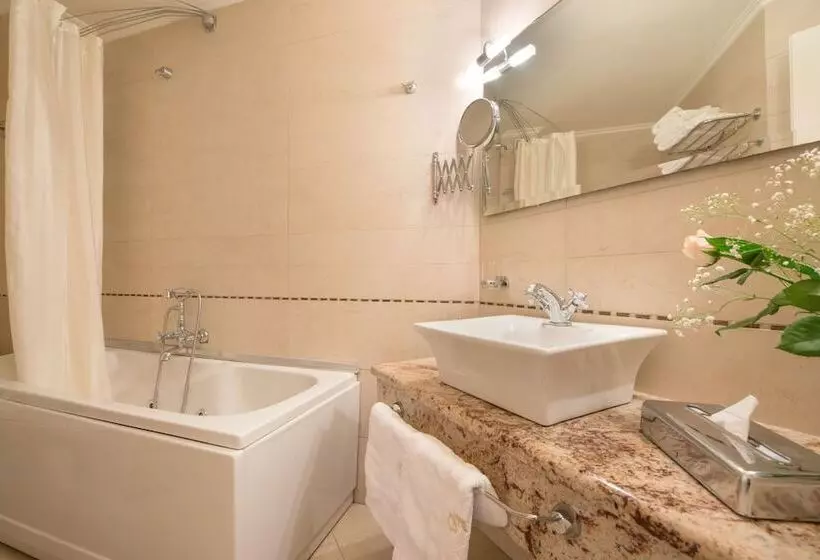 Enavlion Hotel Batagianni