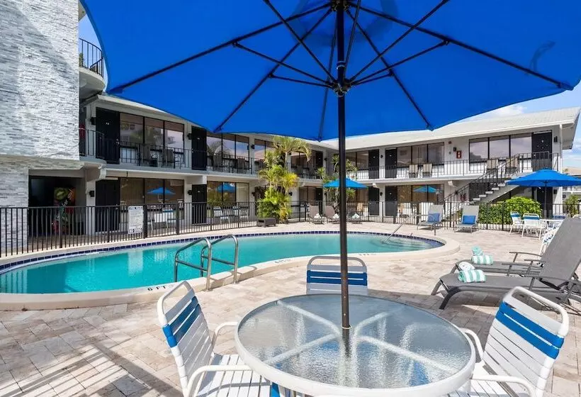 هتل Avalon Resort Of Deerfield Beach