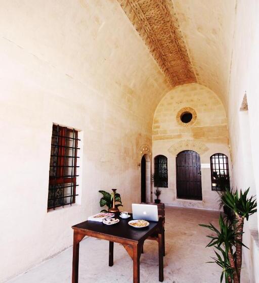 هتل Dara Konağı