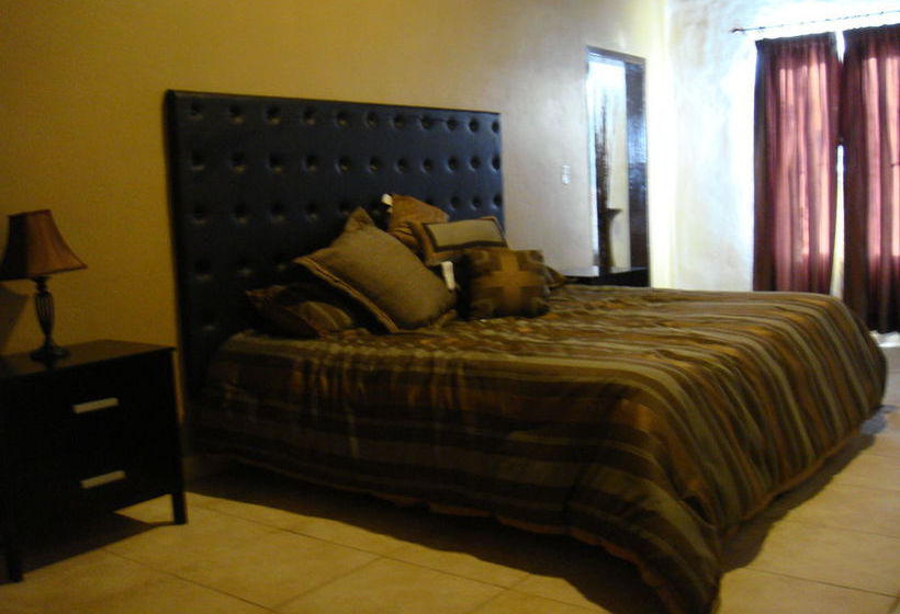 Отель Hacienda Santa Veronica