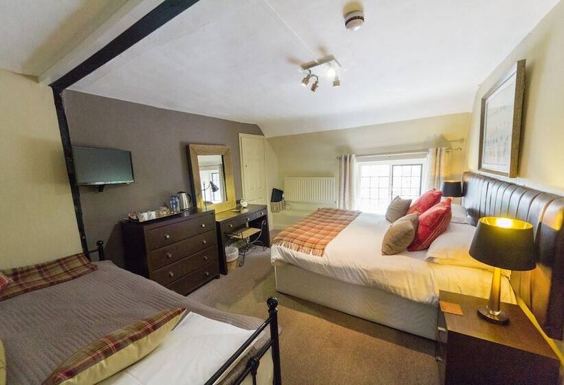 Отель Hambro Arms