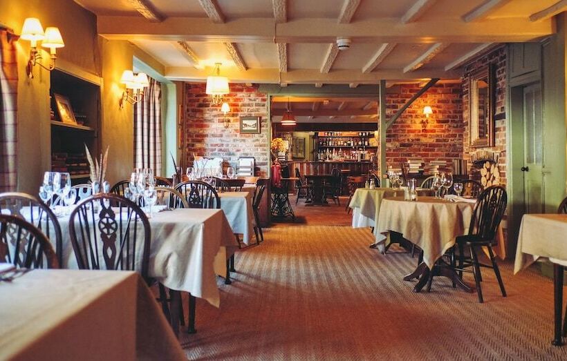 Отель Hambro Arms