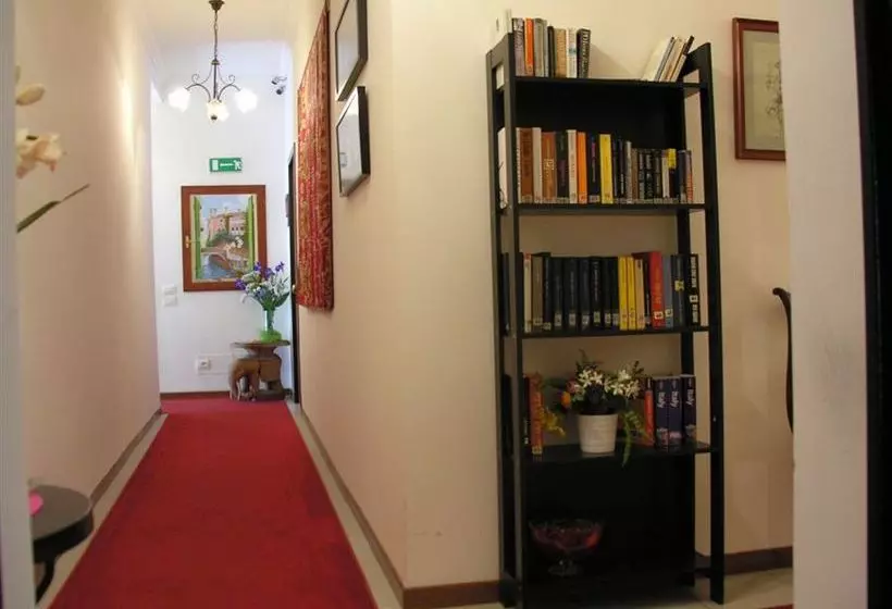 هتل Venice Suites