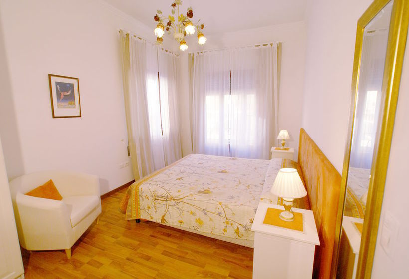 בית מלון כפרי Venice Suites