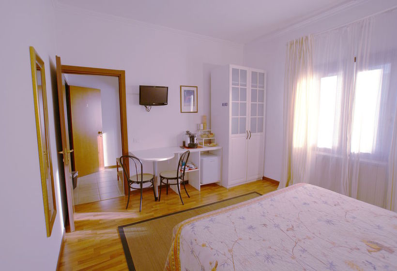 בית מלון כפרי Venice Suites