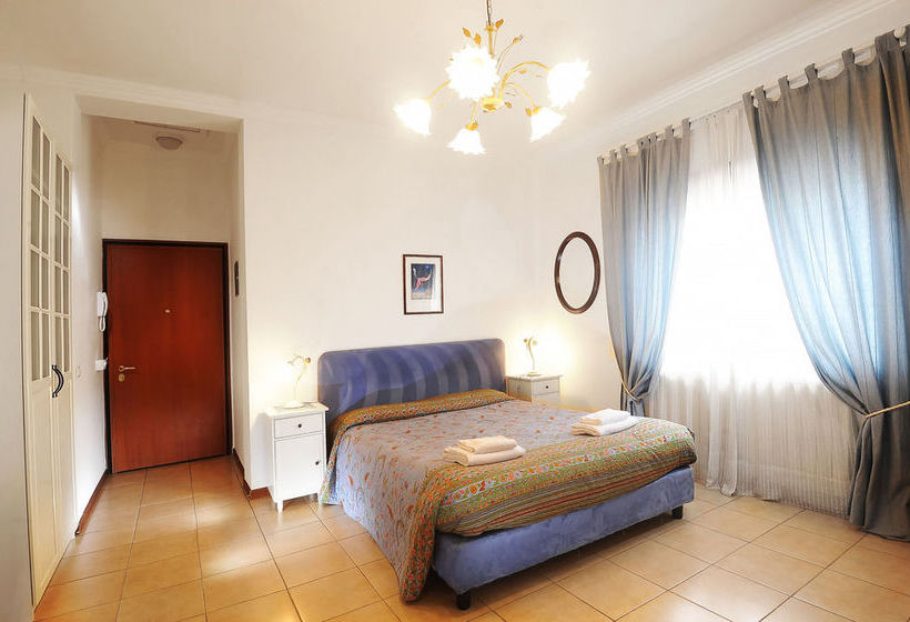בית מלון כפרי Venice Suites