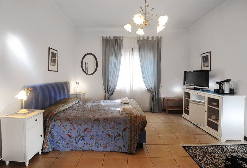 בית מלון כפרי Venice Suites