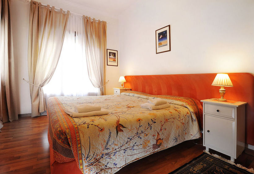 בית מלון כפרי Venice Suites