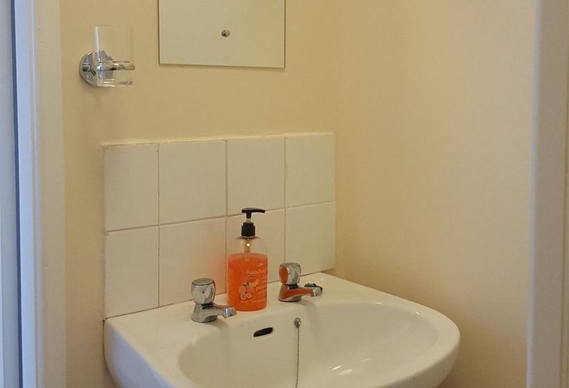 בית מלון כפרי The Soldier Dick