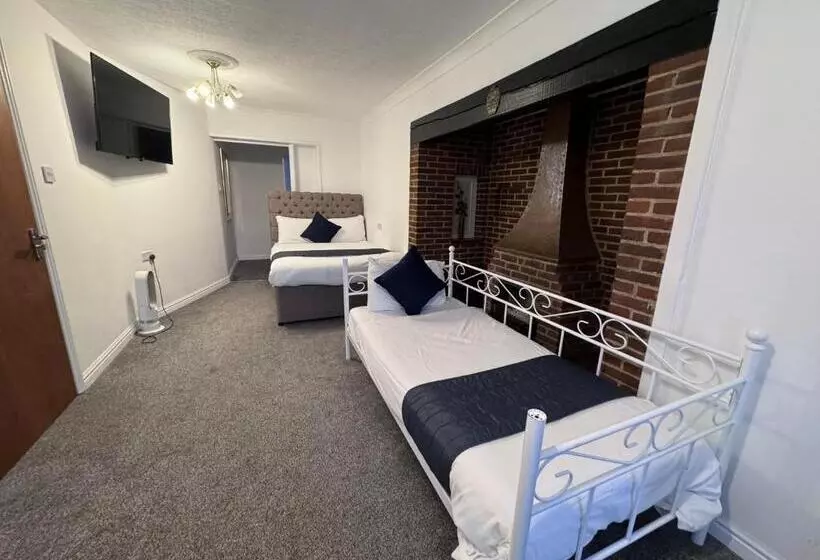 ペンション All Seasons Gatwick Guest House & Parking