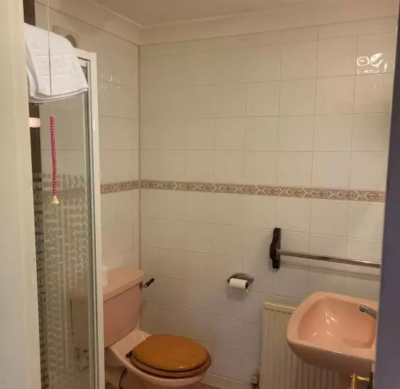 ペンション All Seasons Gatwick Guest House & Parking