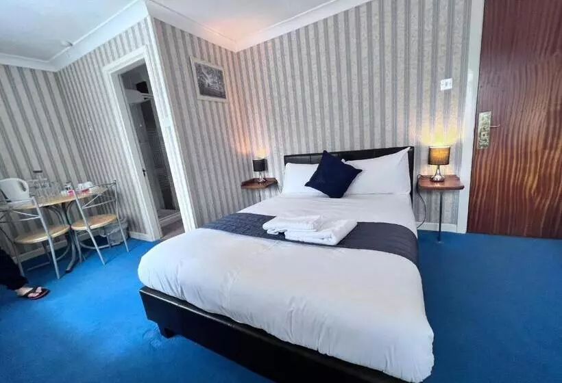 ペンション All Seasons Gatwick Guest House & Parking