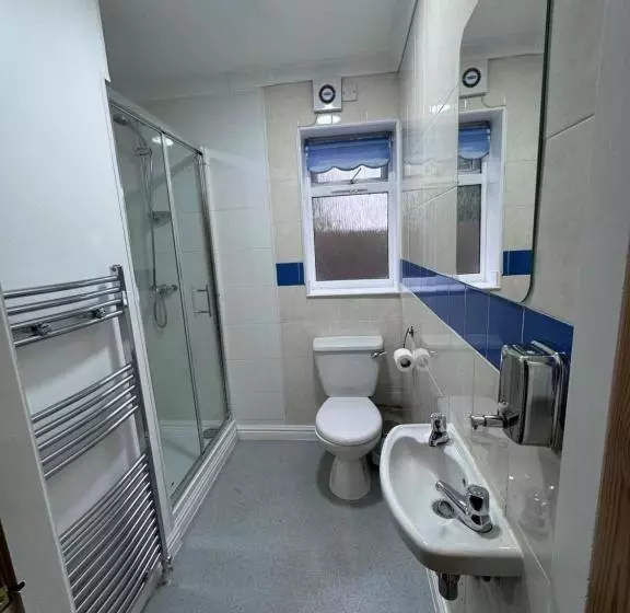 ペンション All Seasons Gatwick Guest House & Parking