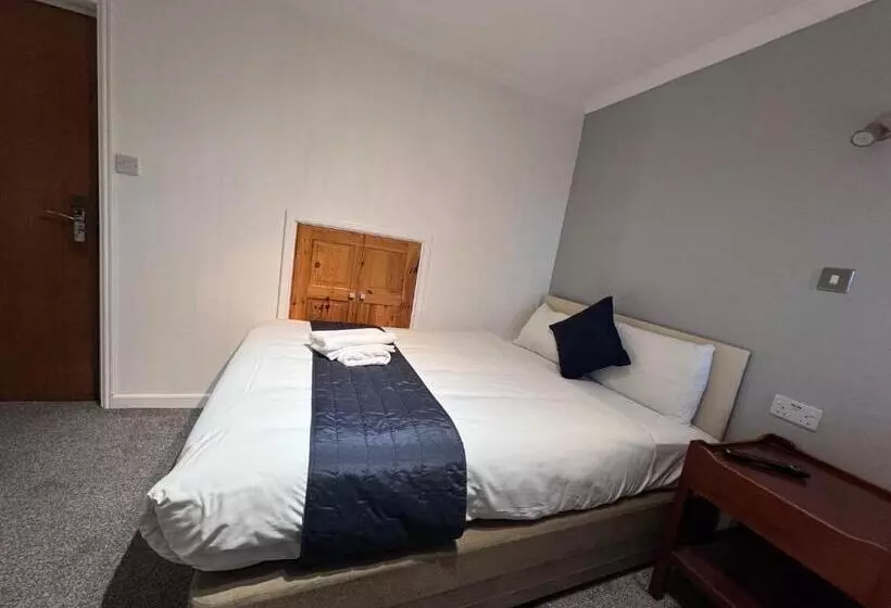 ペンション All Seasons Gatwick Guest House & Parking