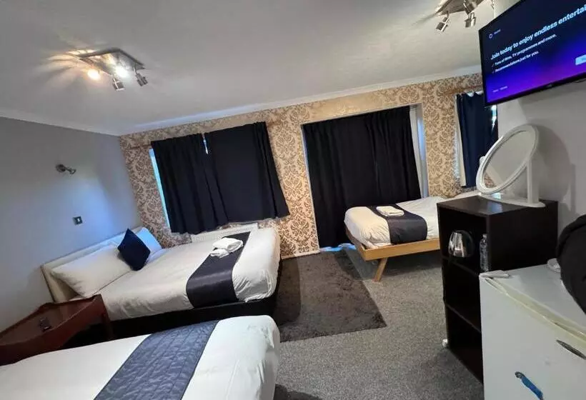 ペンション All Seasons Gatwick Guest House & Parking