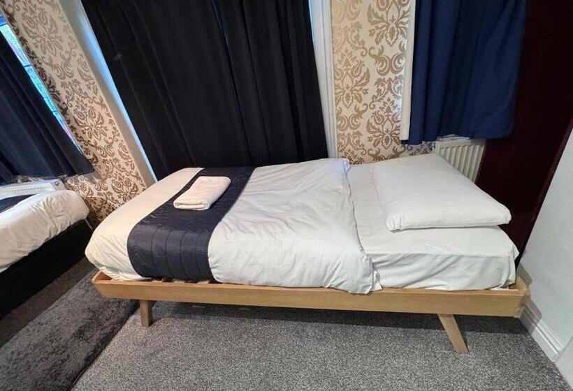 펜션 All Seasons Gatwick Guest House & Parking