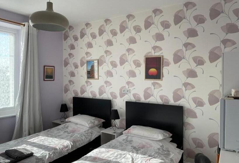 Bed and Breakfast Webb S Of Glomel