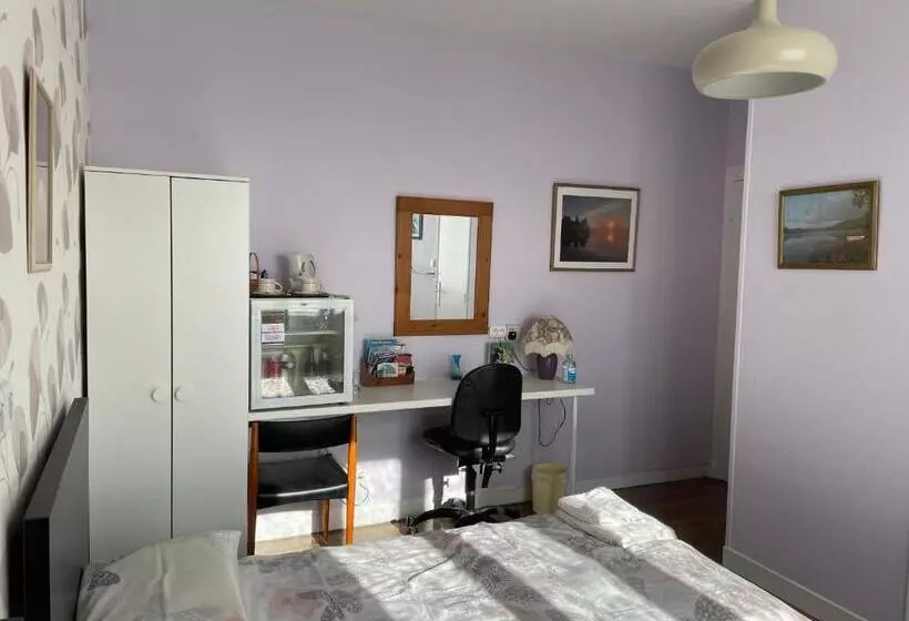 Aamiaismajoitus (B&B) Webb S Of Glomel